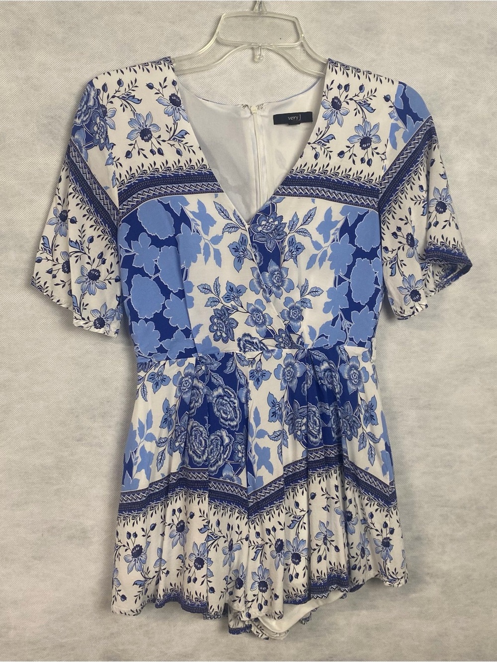 Very J Romper Womens Small Floral Blue White Flutter Sleeve Boho